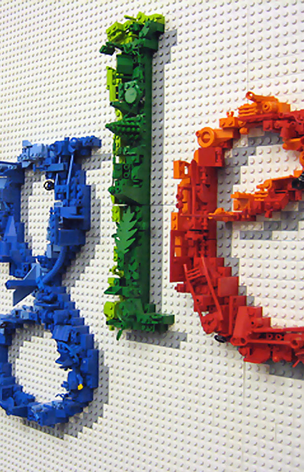 Google Lego Wall © Sean Kenney